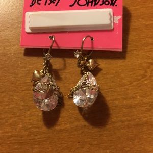 Crystal drop earrings with golden chain+heart.